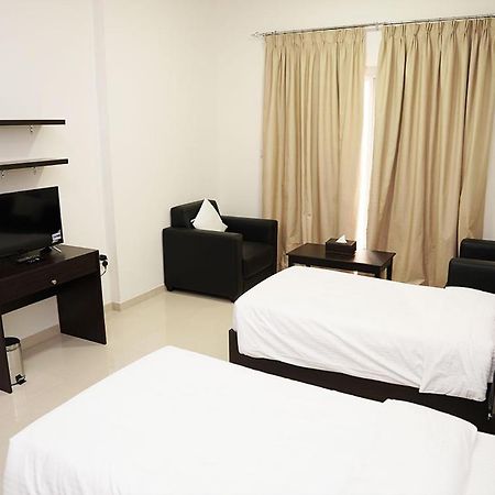 Aurak Guest House Рас ал Хайм Екстериор снимка